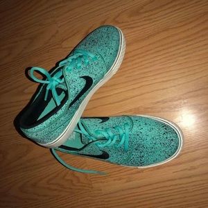 🟥 NIKE SHOES 🟥